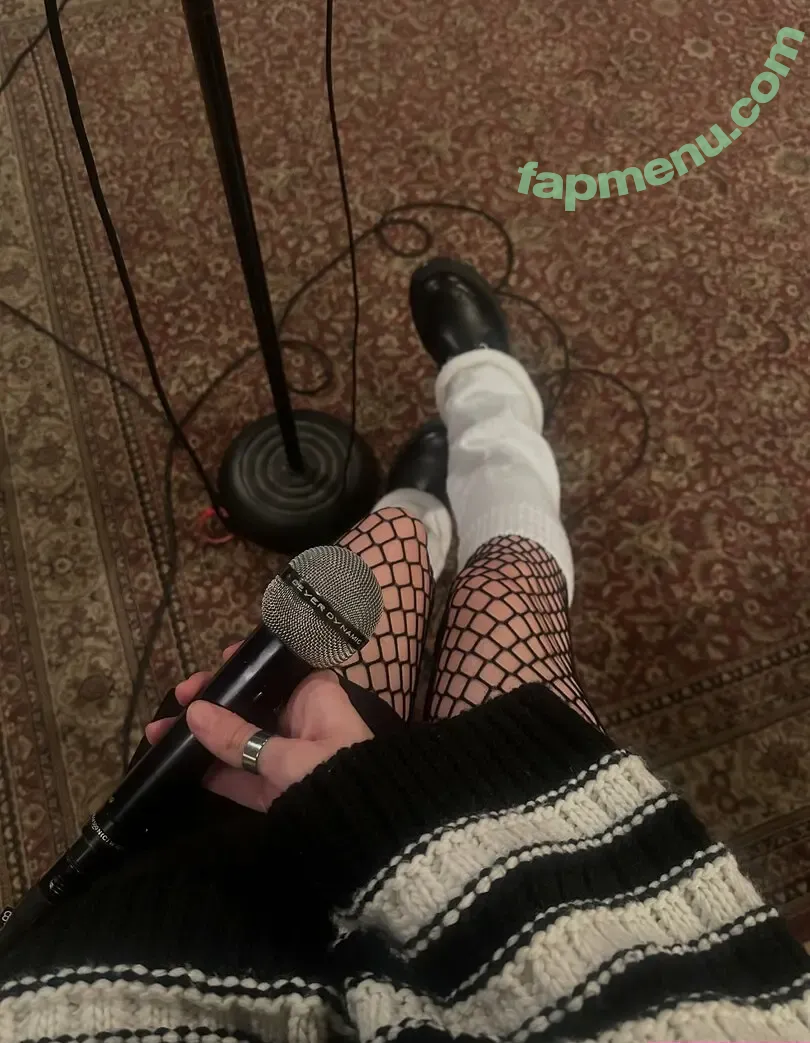 Gabriela Bee nude photo #0260 (Gabi Bee / gabrielabee)