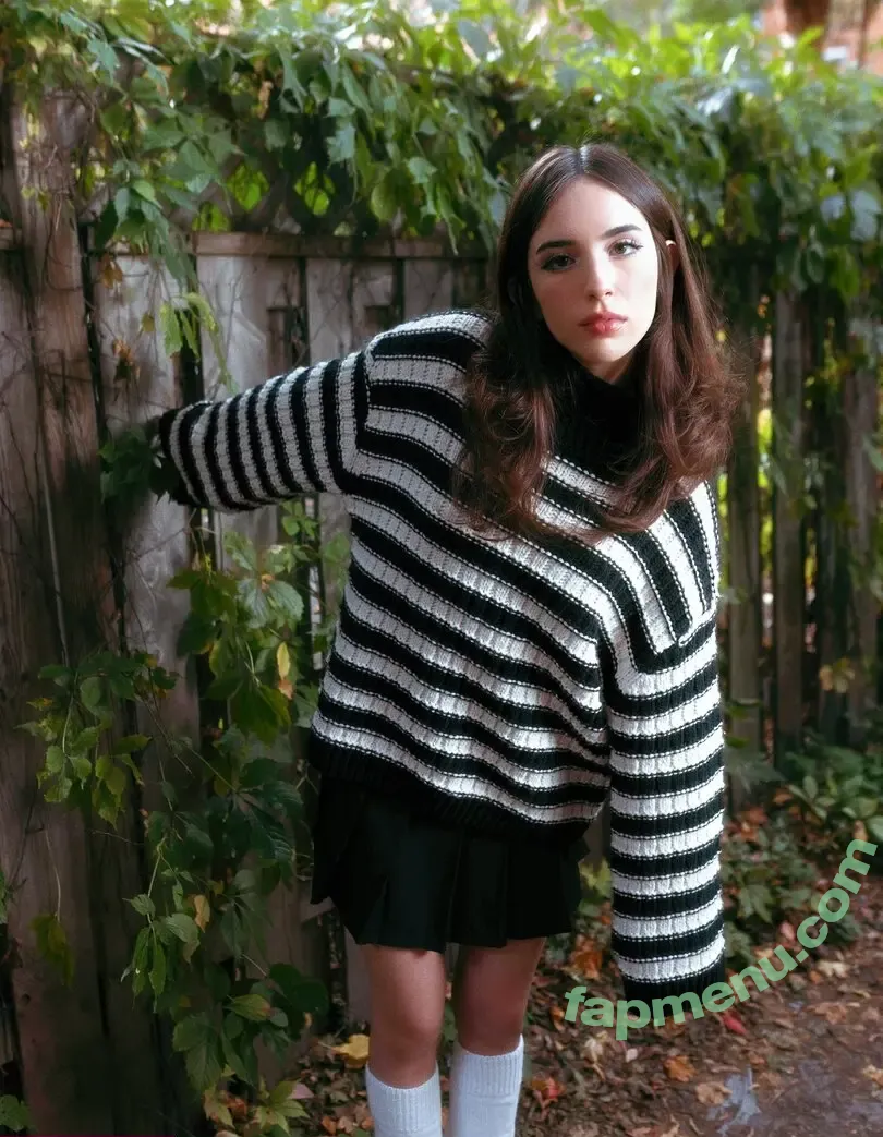 Gabriela Bee nude photo #0264 (Gabi Bee / gabrielabee)