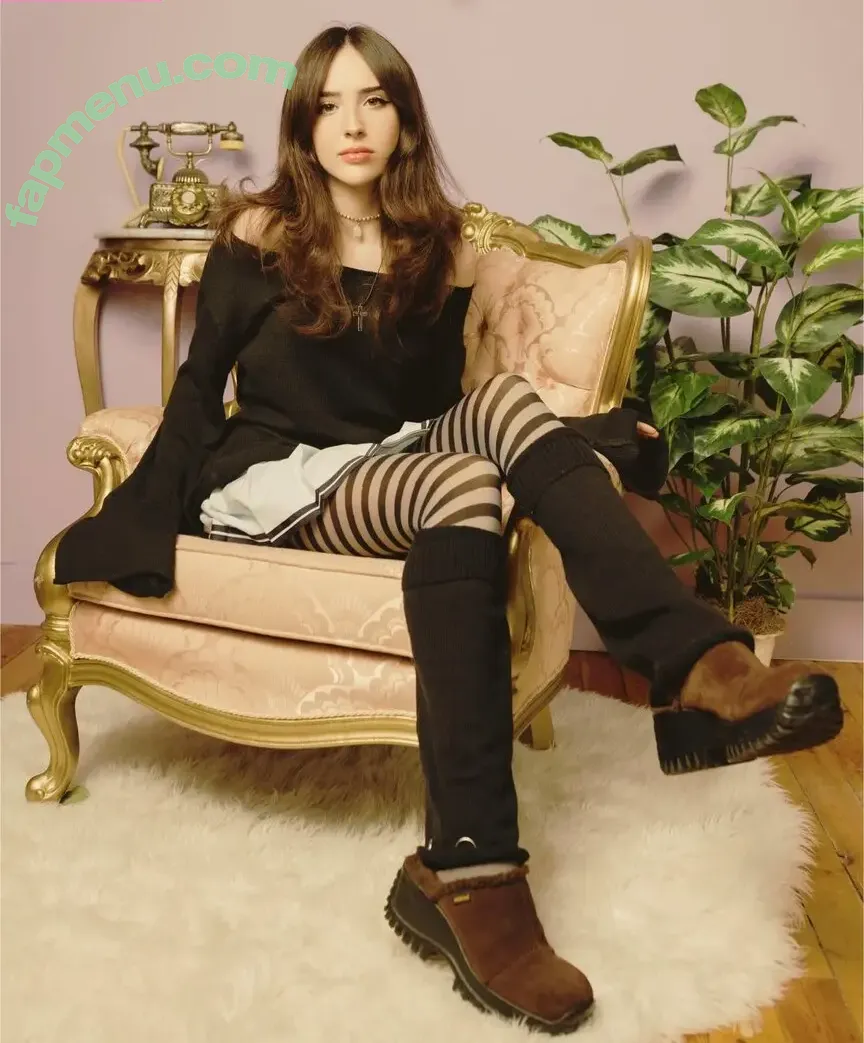 Gabriela Bee nude photo #0293 (Gabi Bee / gabrielabee)