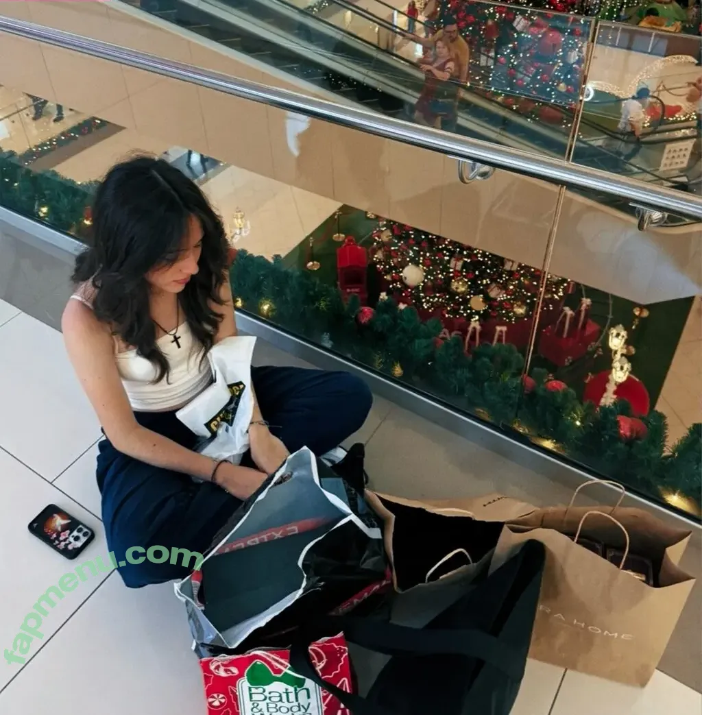 Gabriela Bee nude photo #0311 (Gabi Bee / gabrielabee)