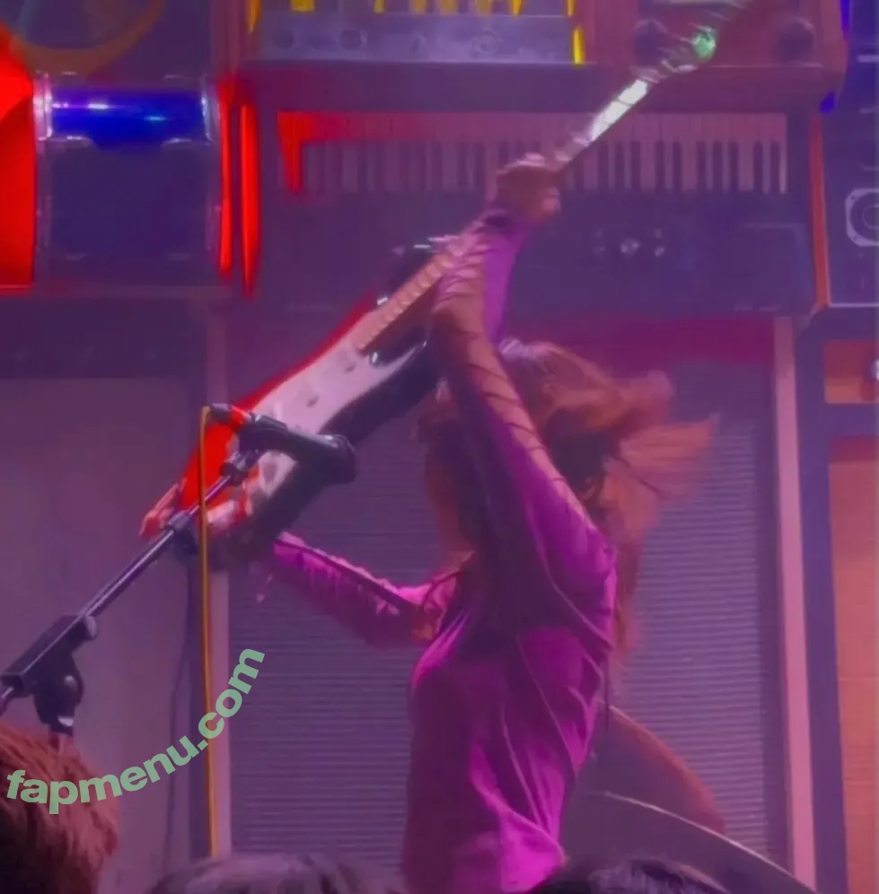 Gabriela Bee nude photo #0318 (Gabi Bee / gabrielabee)