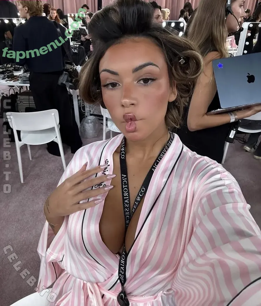 Gabriela Moura nude photo #1216 (gabimfmoura)