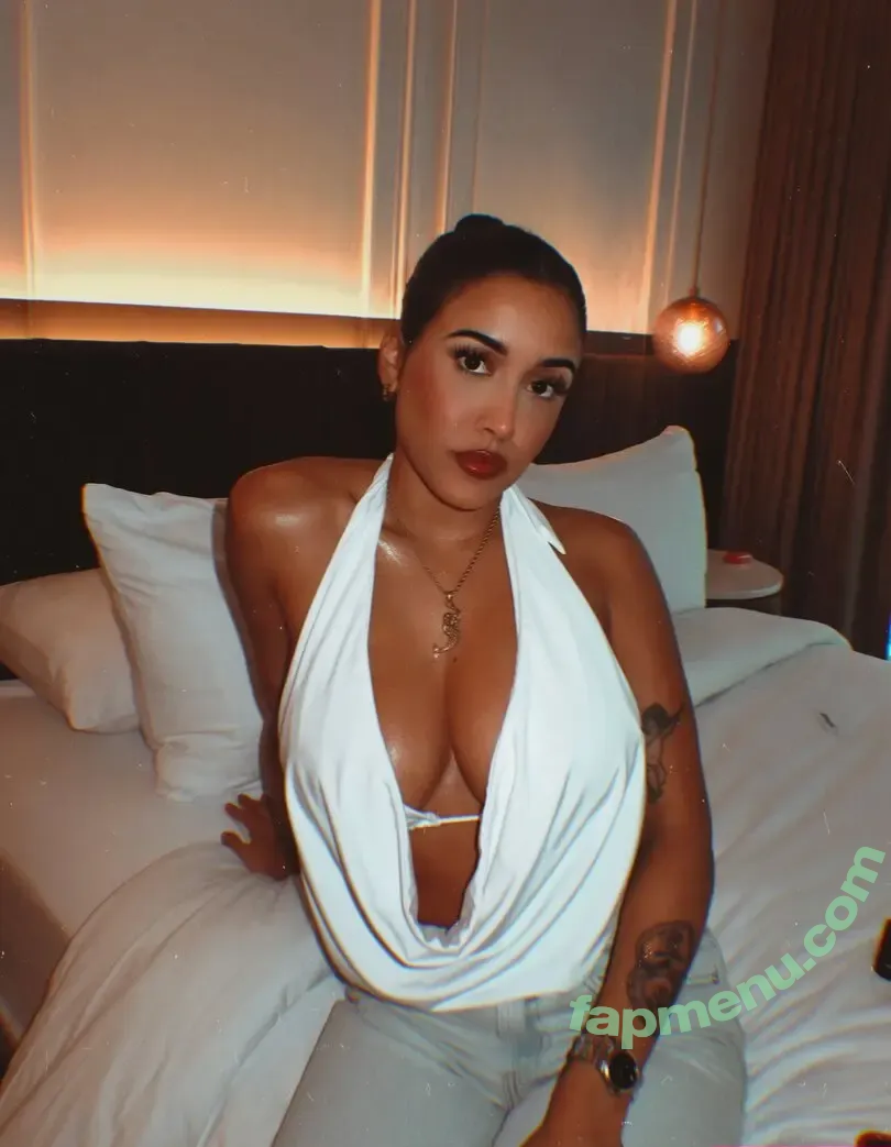 Gabrielle Fecura nude photo #0012 (gbabycakes / savorgabrielle)