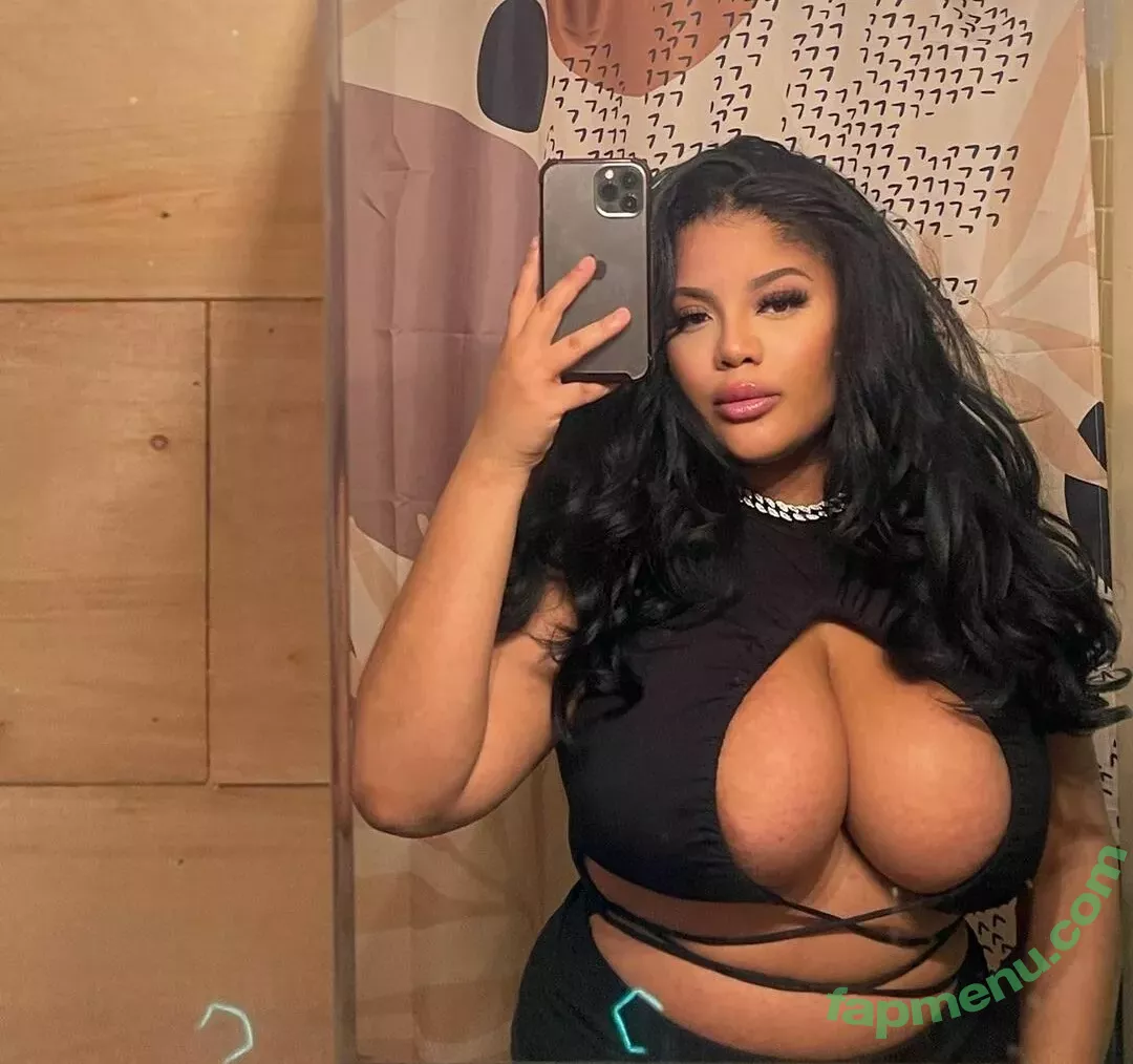 Gabrielle Logan nude photo #0017 (loganberry_ / thebigtitwitch)