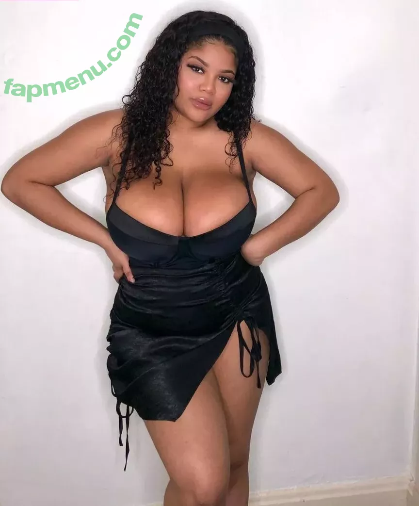 Gabrielle Logan nude photo #0070 (loganberry_ / thebigtitwitch)
