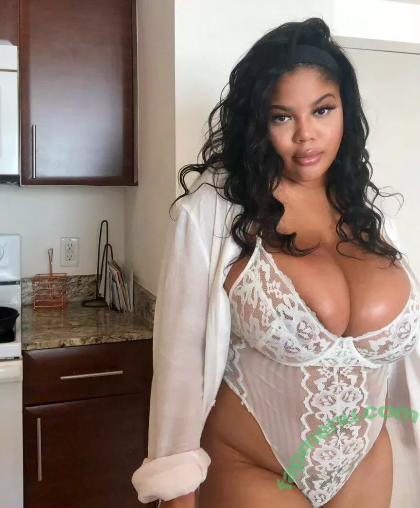 Gabrielle Logan nude photo #0075 (loganberry_ / thebigtitwitch)