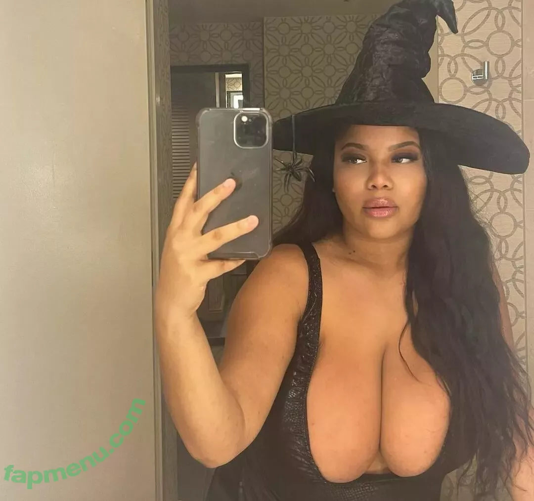 Gabrielle Logan nude photo #0083 (loganberry_ / thebigtitwitch)