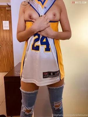 gabriellelouise / gabriellelr0b / gabriellelrobsonn nude photo #0192