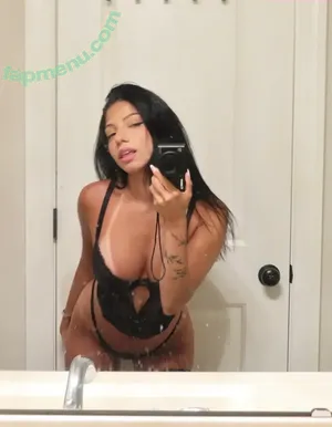 Gabxlle nude photo #0002