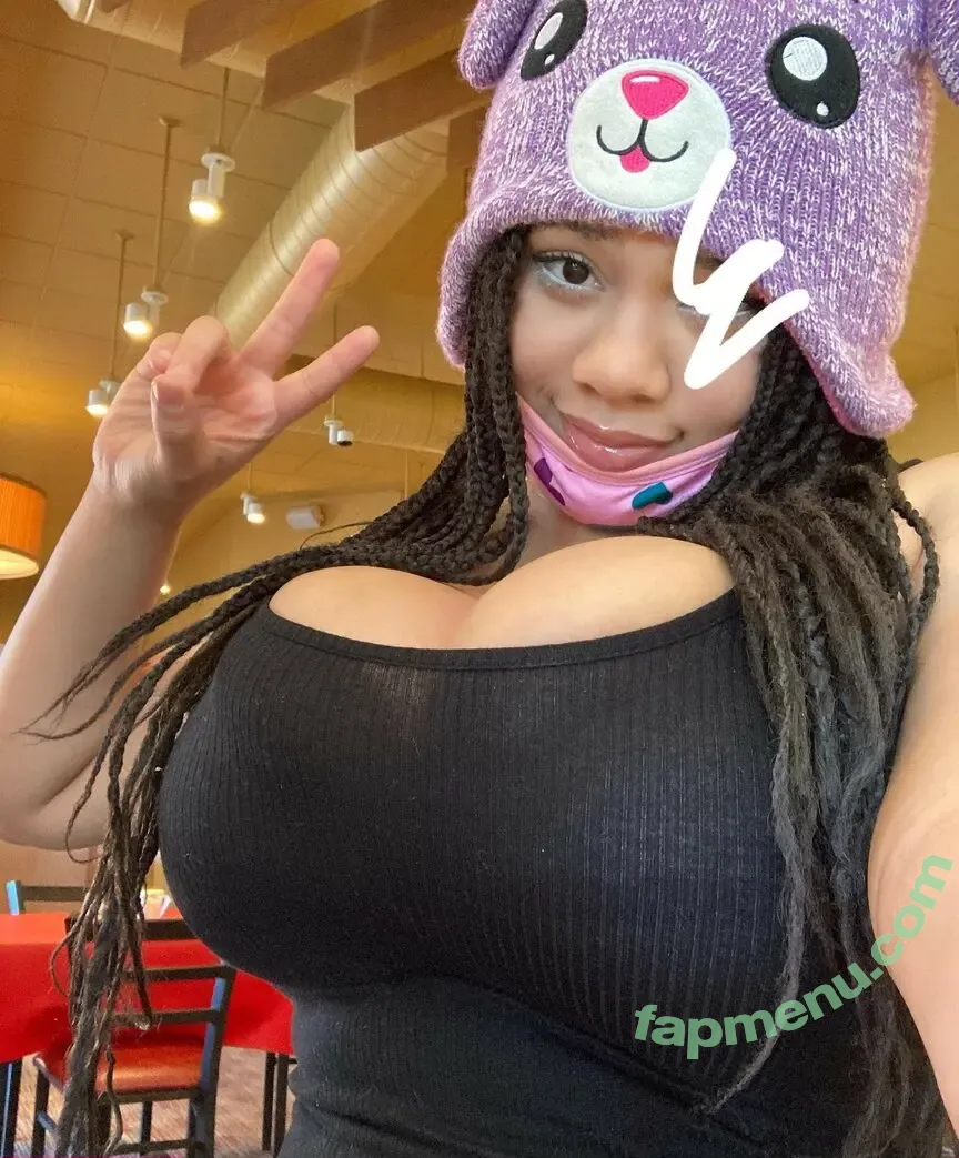 Gaia Lucinda nude photo #0002 (gaialoveheart / gaialovesu / gaiaxox)