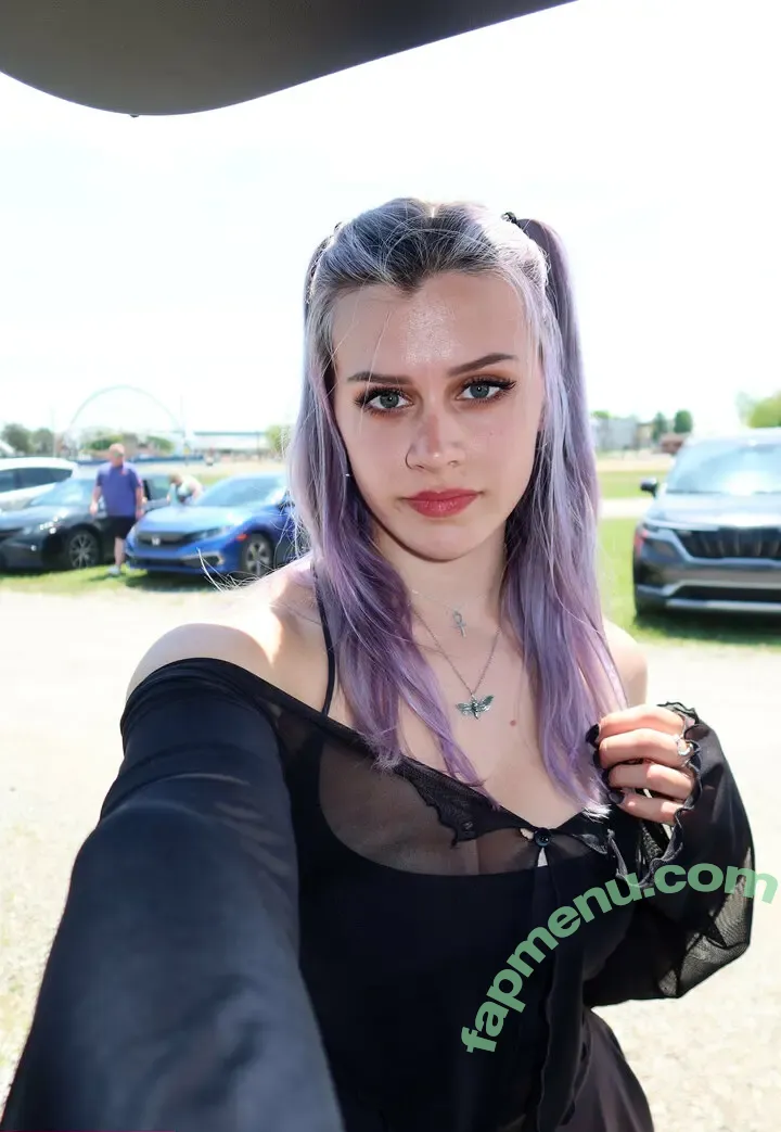 gainsbygoose nude photo #0010 (gainsbygoose)