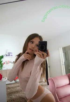  nude photo #0004