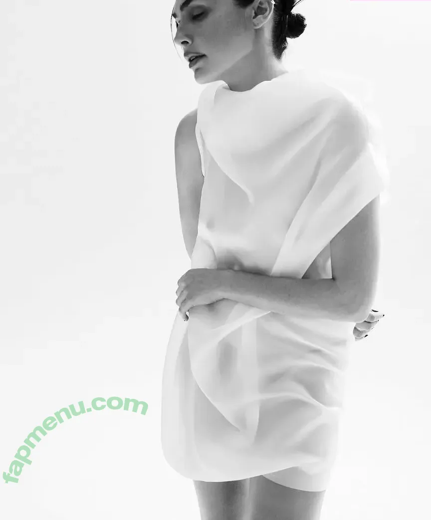 gal_gadot nude photo #2811 (GalGadotUSA1 / inked_hriss)
