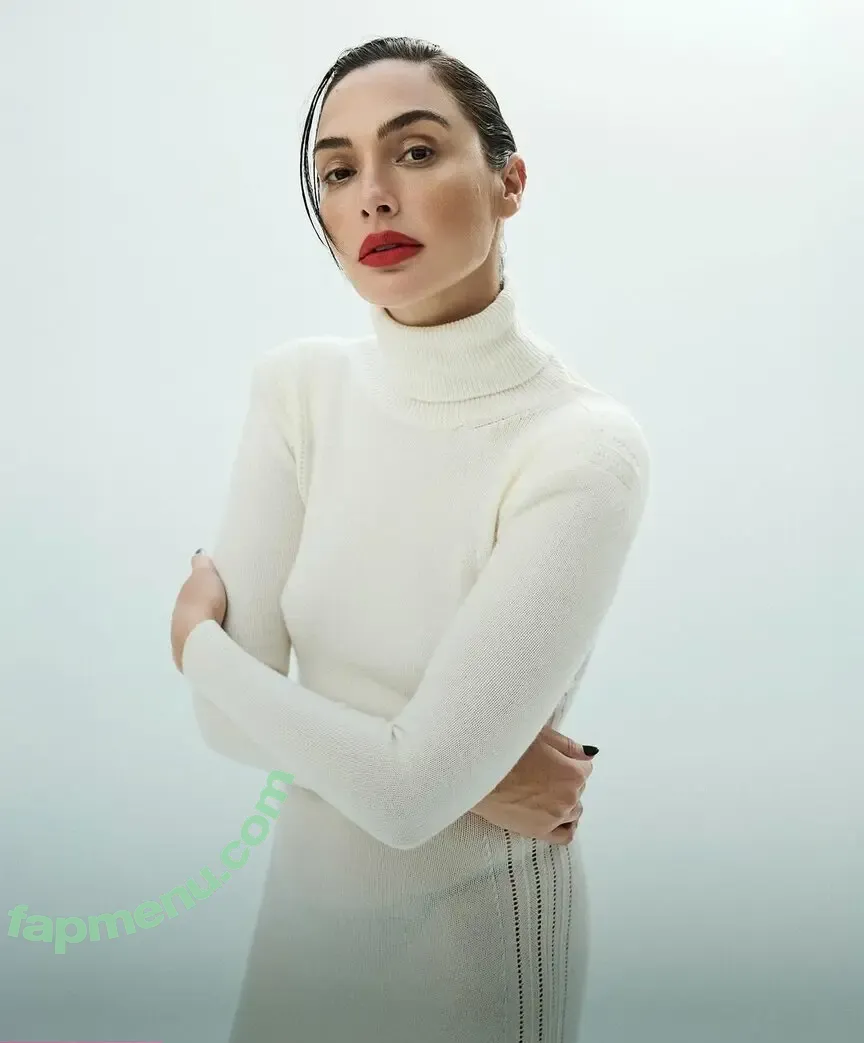 gal_gadot nude photo #2818 (inked_hriss)