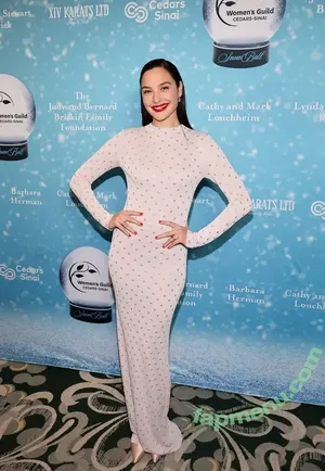 gal_gadot / Gal Gadot / inked_hriss nude photo #3289