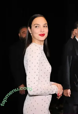 gal_gadot / Gal Gadot / inked_hriss nude photo #3292