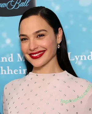 gal_gadot / Gal Gadot / inked_hriss nude photo #3316