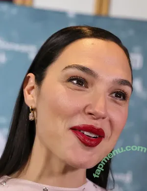 gal_gadot / Gal Gadot / inked_hriss nude photo #3321