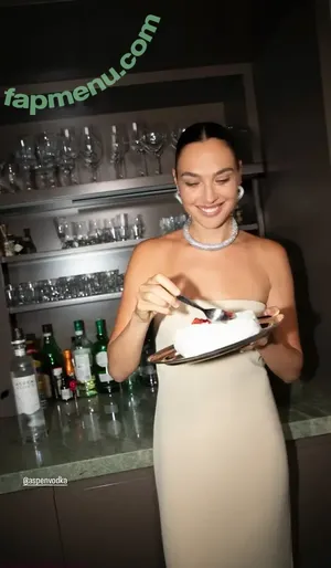 gal_gadot / Gal Gadot / inked_hriss nude photo #3333