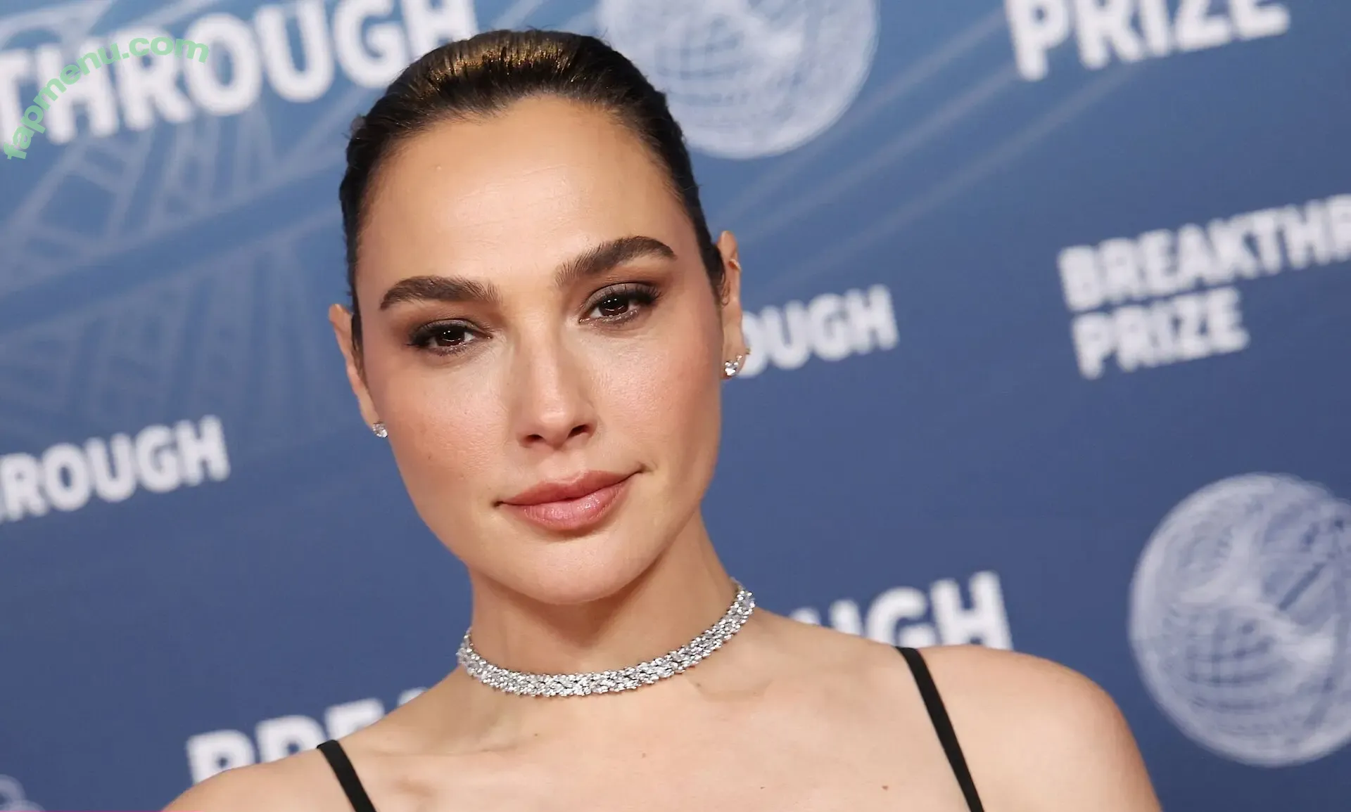 gal_gadot nude photo #3029 (inked_hriss)