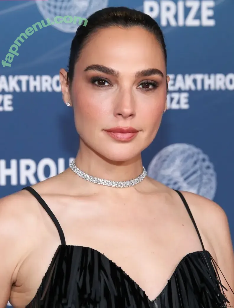 gal_gadot nude photo #3056 (inked_hriss)