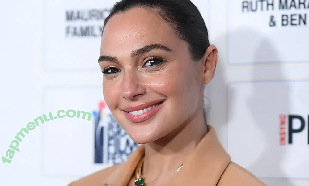 gal_gadot nude photo #3059 (inked_hriss)