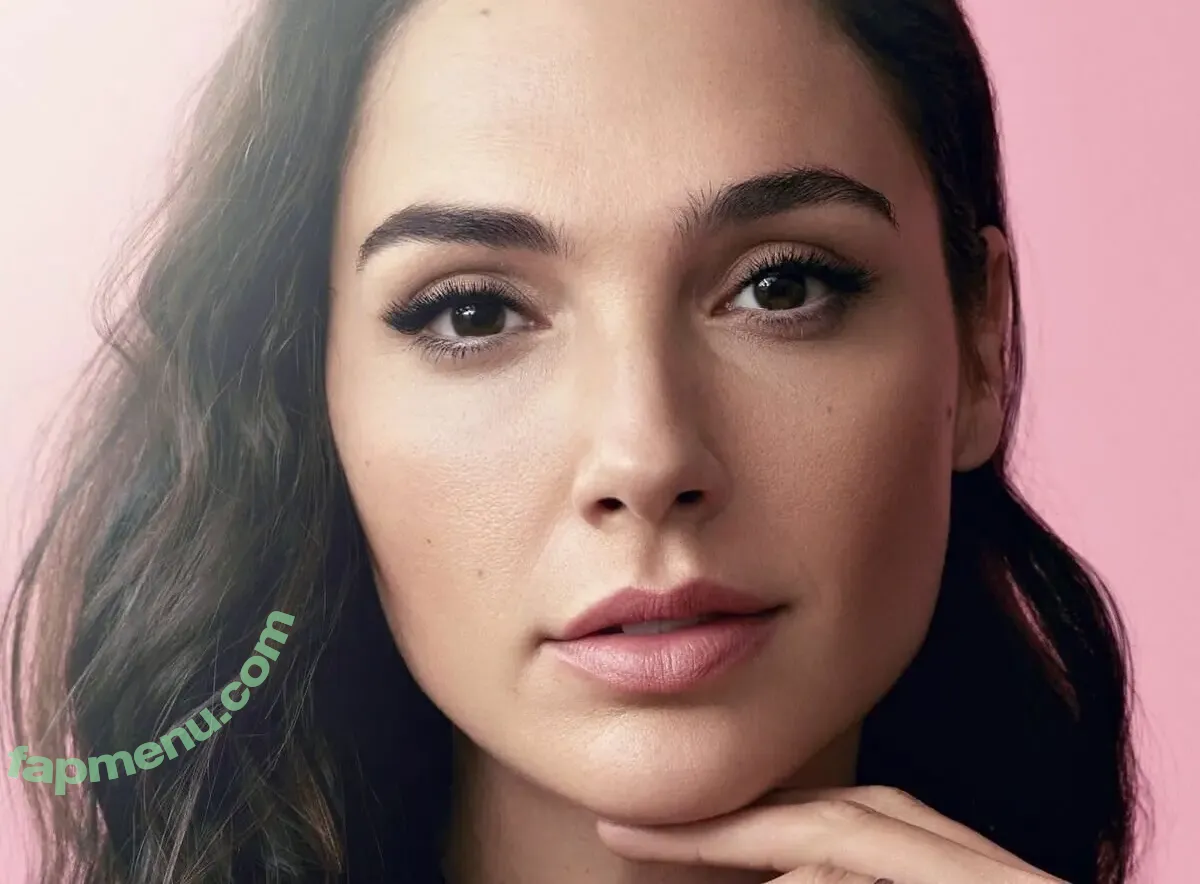 gal_gadot nude photo #3061 (inked_hriss)