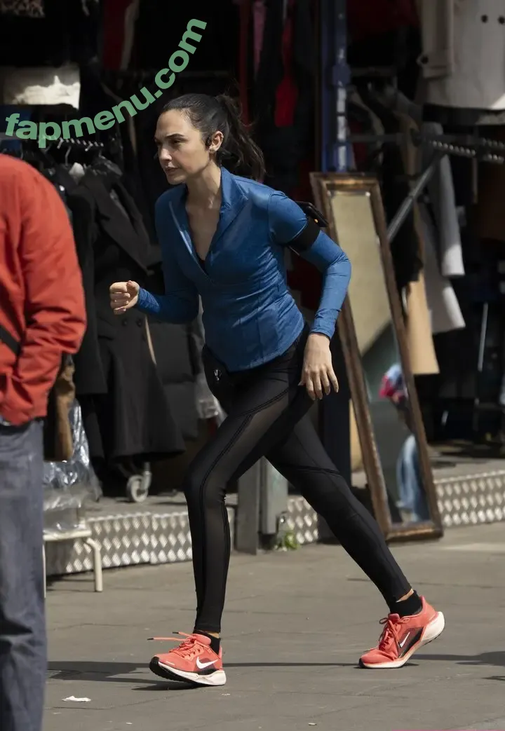 gal_gadot nude photo #3117 (inked_hriss)