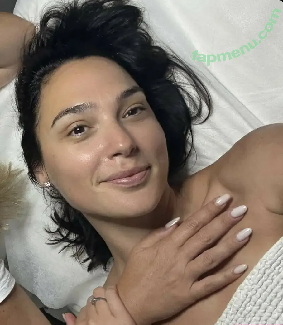 gal_gadot nude photo #3158 (inked_hriss)
