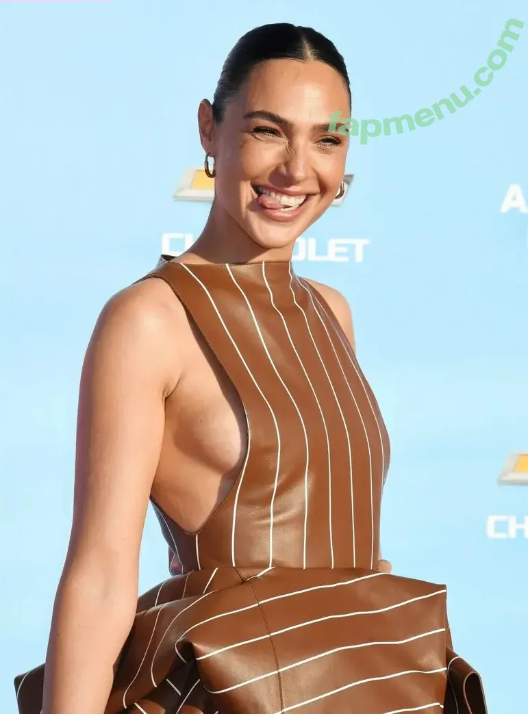 gal_gadot nude photo #3166 (inked_hriss)