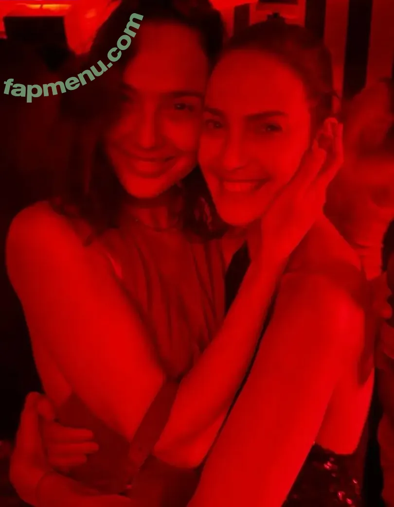 gal_gadot nude photo #3169 (inked_hriss)