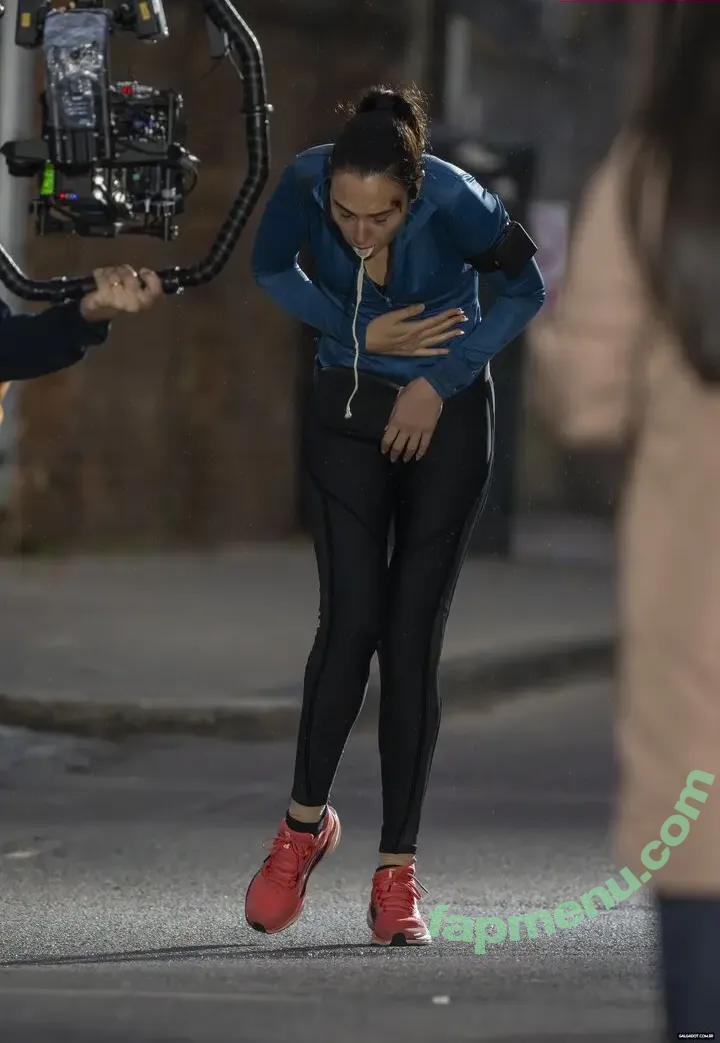 gal_gadot nude photo #3245 (Gal Gadot / inked_hriss)