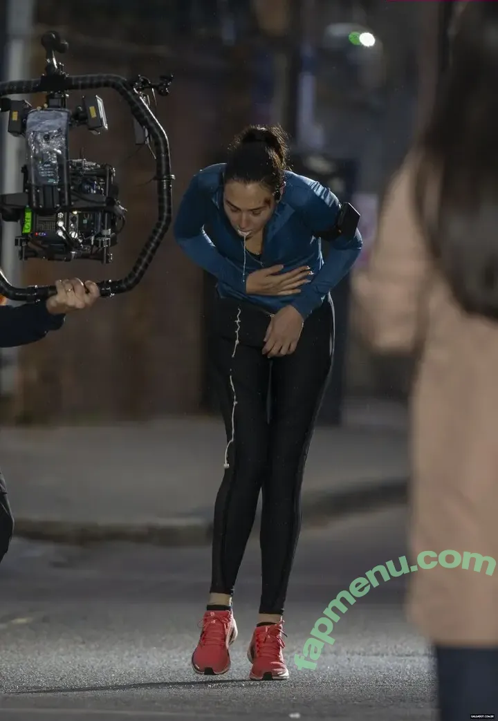 gal_gadot nude photo #3246 (Gal Gadot / inked_hriss)