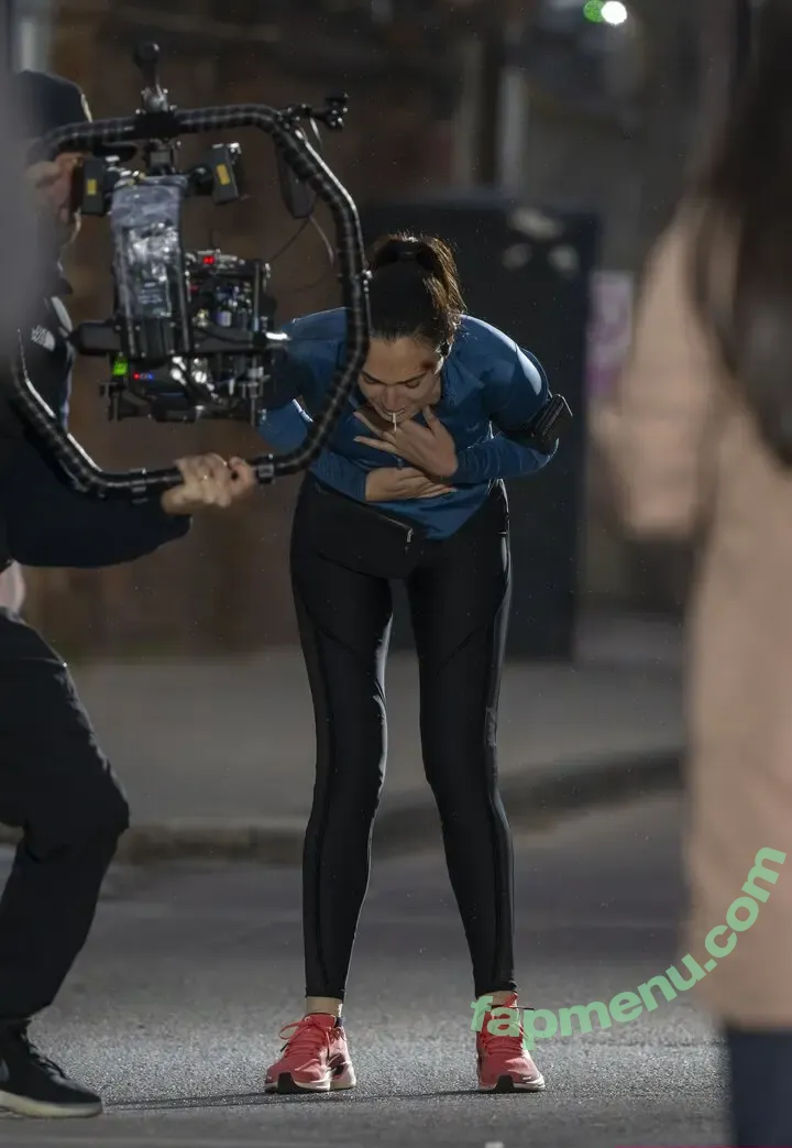 gal_gadot nude photo #3249 (Gal Gadot / inked_hriss)