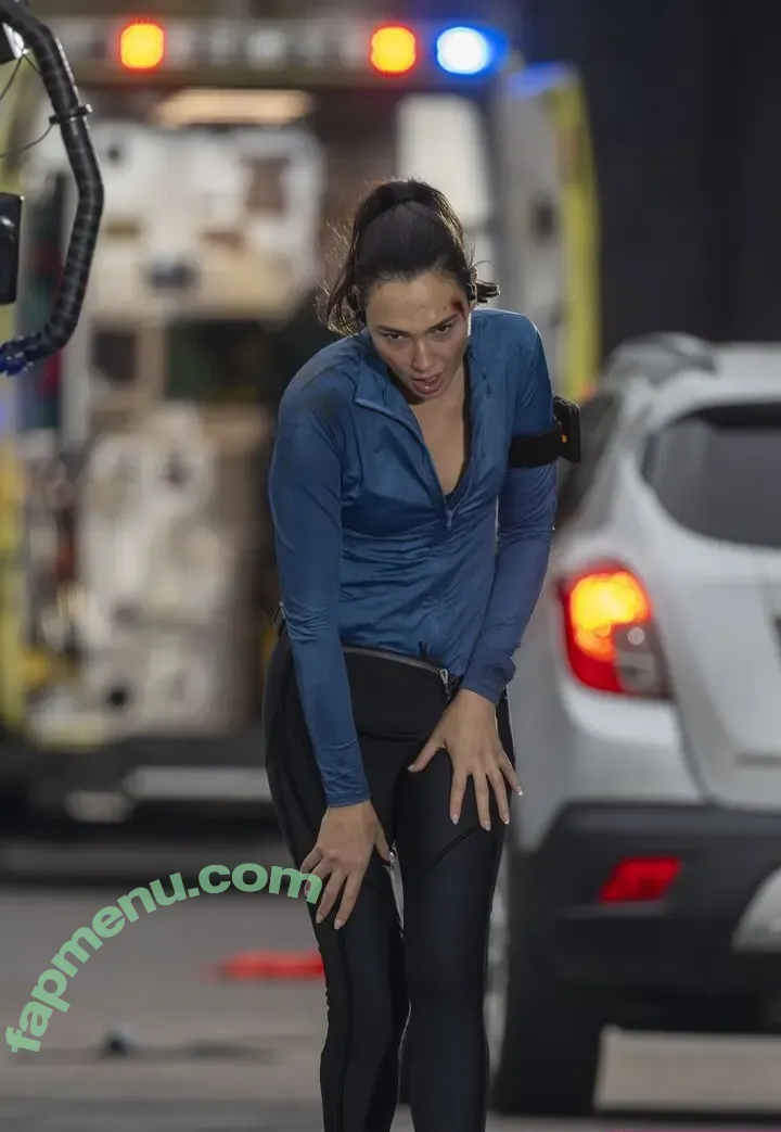gal_gadot nude photo #3254 (Gal Gadot / inked_hriss)