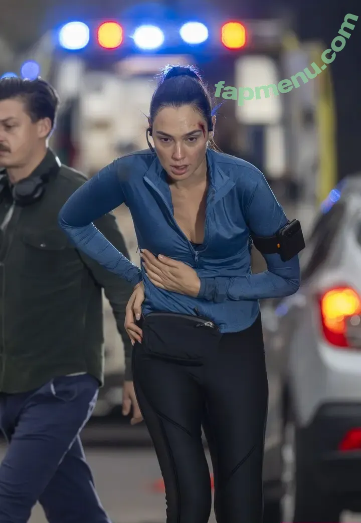 gal_gadot nude photo #3256 (Gal Gadot / inked_hriss)