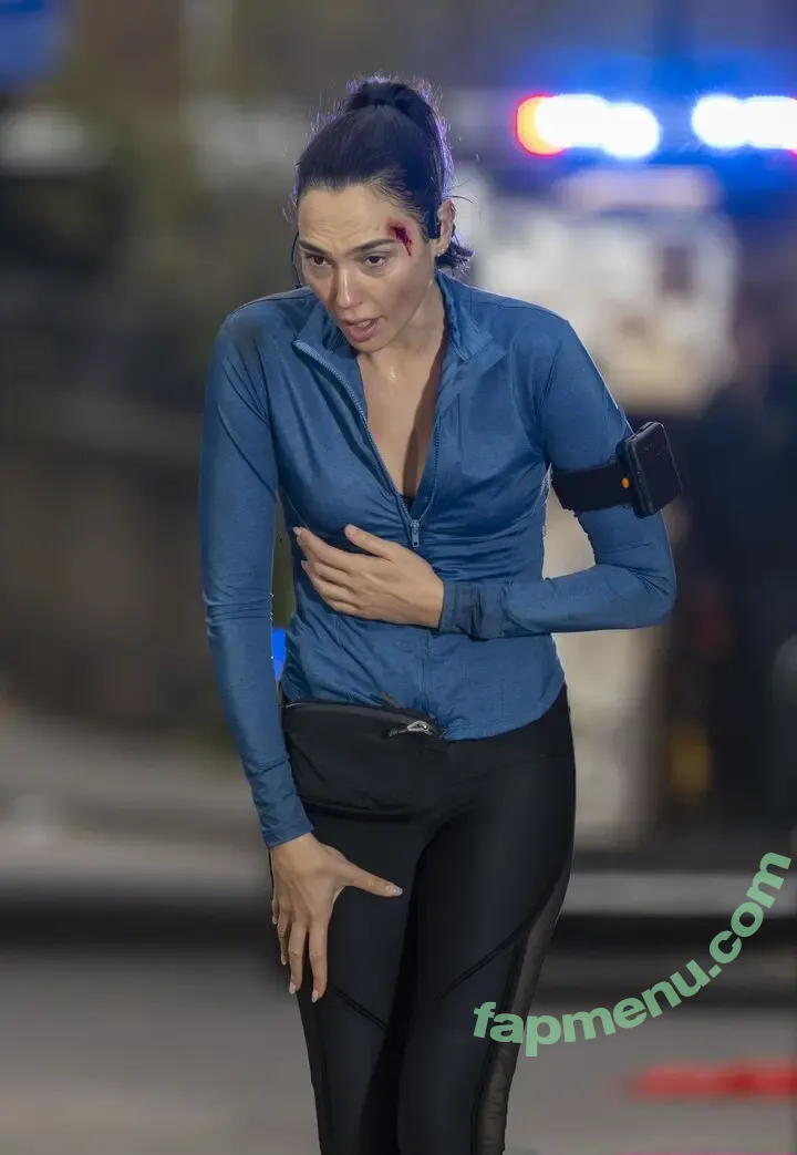 gal_gadot nude photo #3260 (Gal Gadot / inked_hriss)
