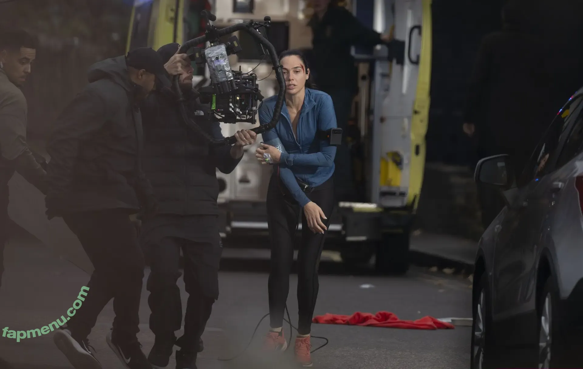 gal_gadot nude photo #3265 (Gal Gadot / inked_hriss)