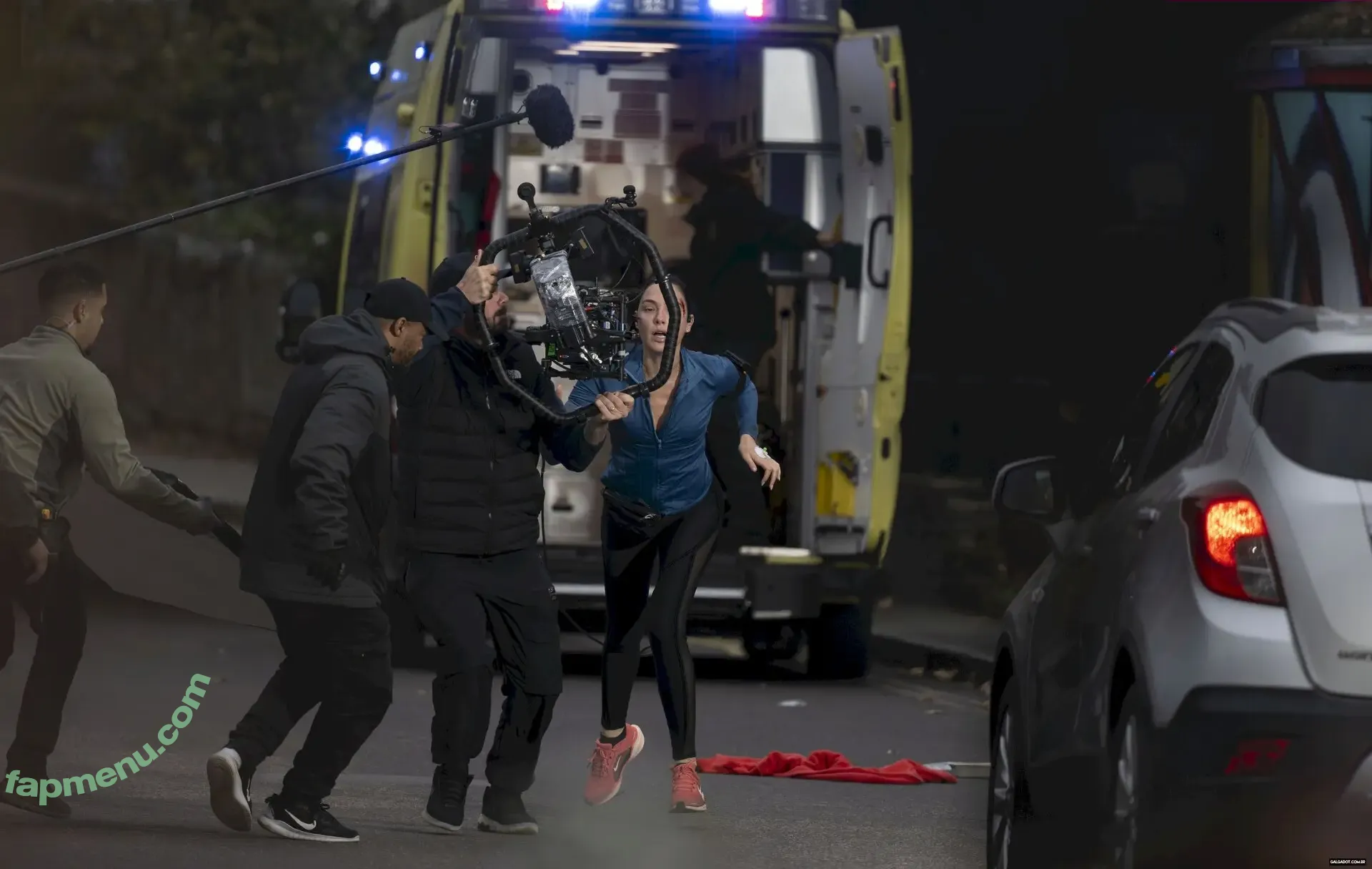 gal_gadot nude photo #3274 (Gal Gadot / inked_hriss)