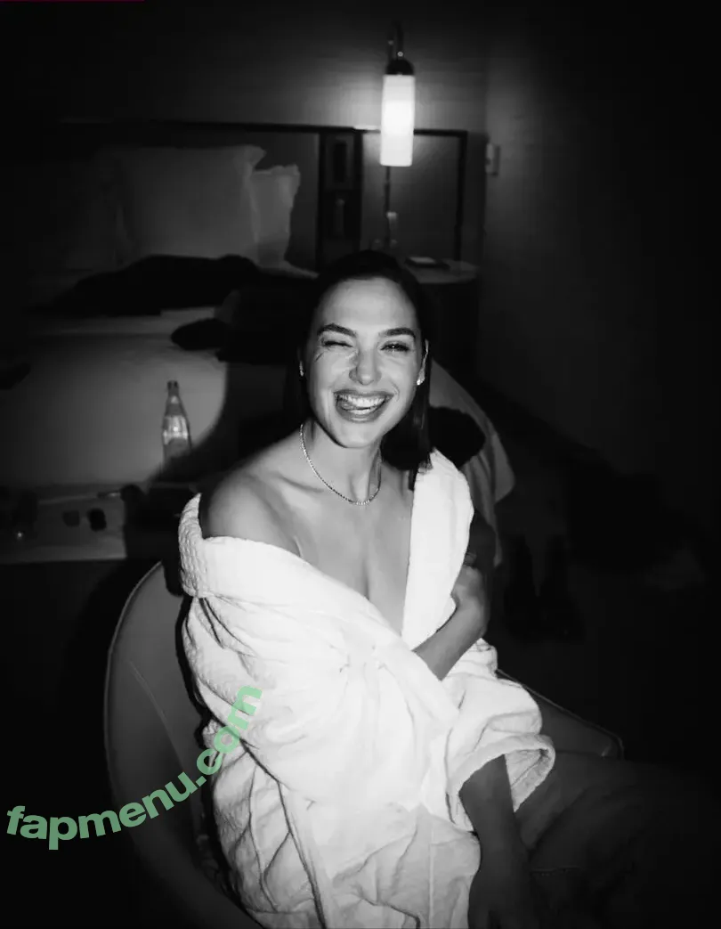 gal_gadot nude photo #3279 (Gal Gadot / inked_hriss)