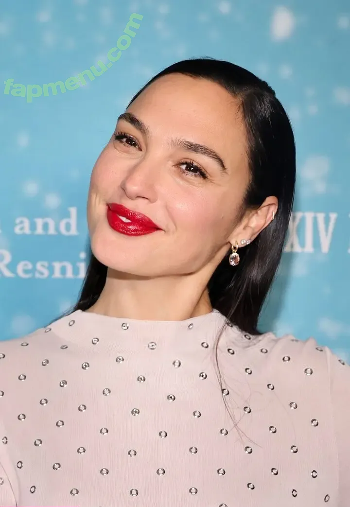 gal_gadot nude photo #3291 (Gal Gadot / inked_hriss)