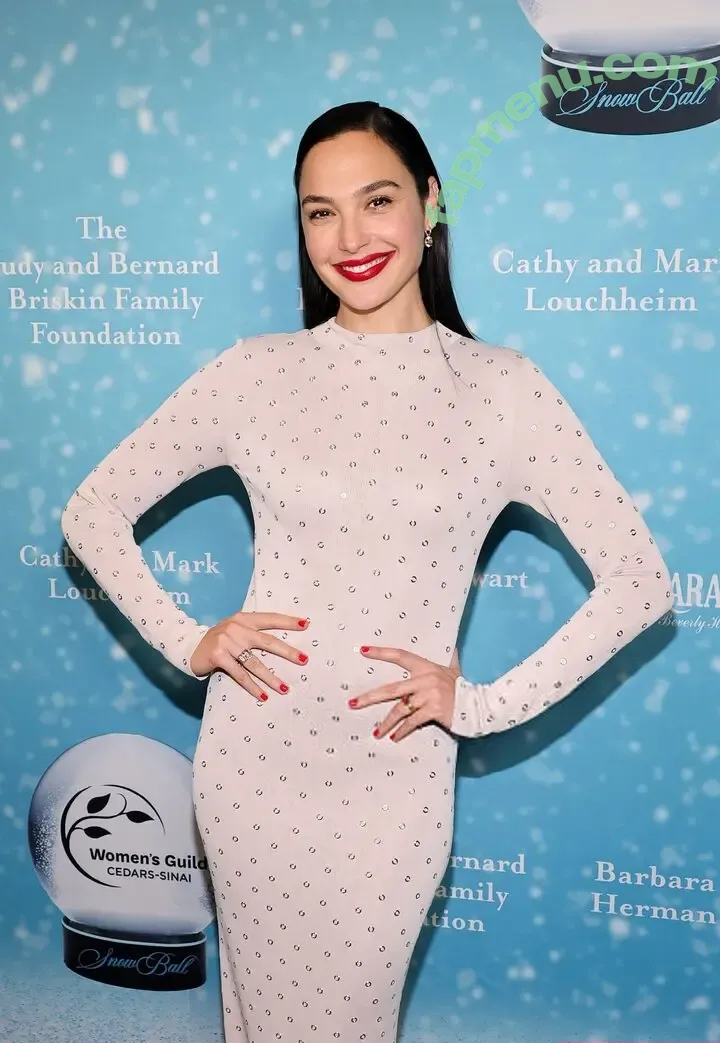 gal_gadot nude photo #3298 (Gal Gadot / inked_hriss)