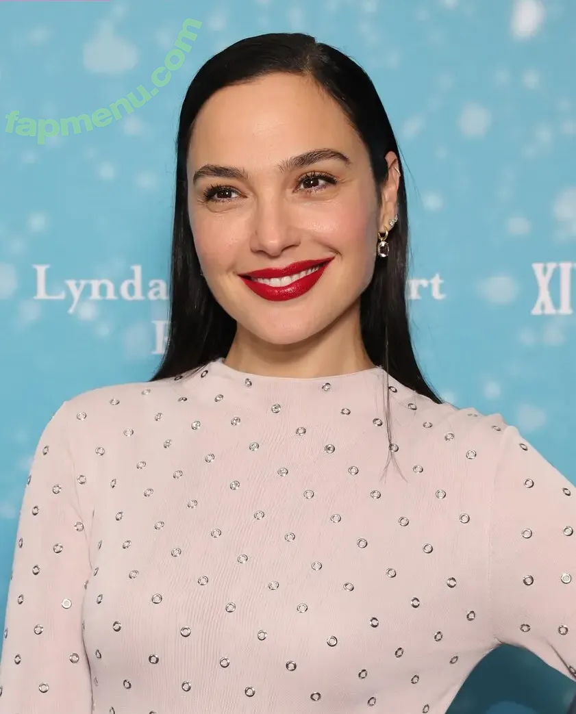 gal_gadot nude photo #3305 (Gal Gadot / inked_hriss)