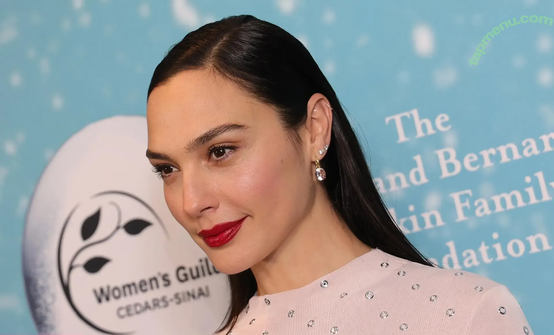 gal_gadot nude photo #3311 (Gal Gadot / inked_hriss)