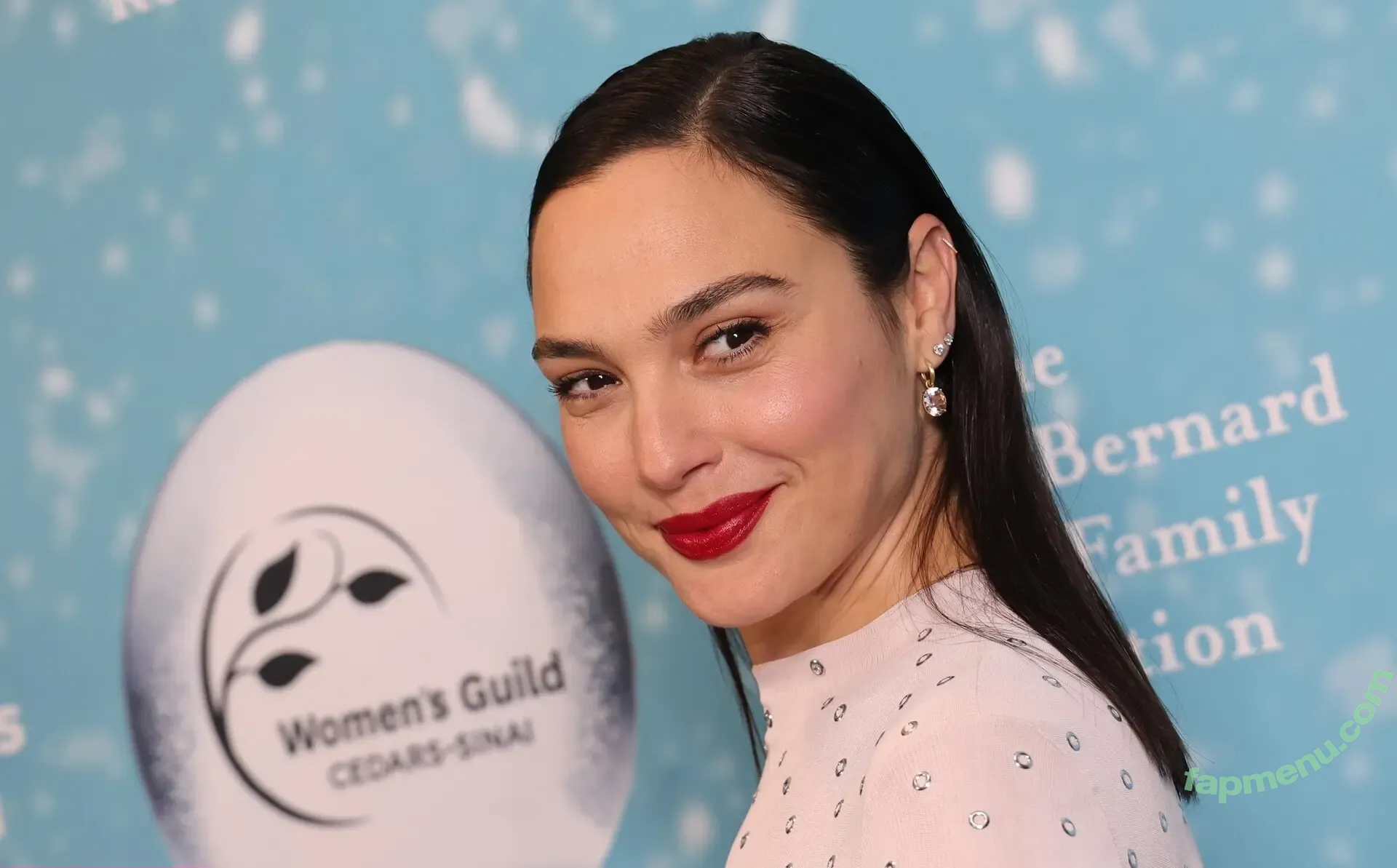 gal_gadot nude photo #3313 (Gal Gadot)