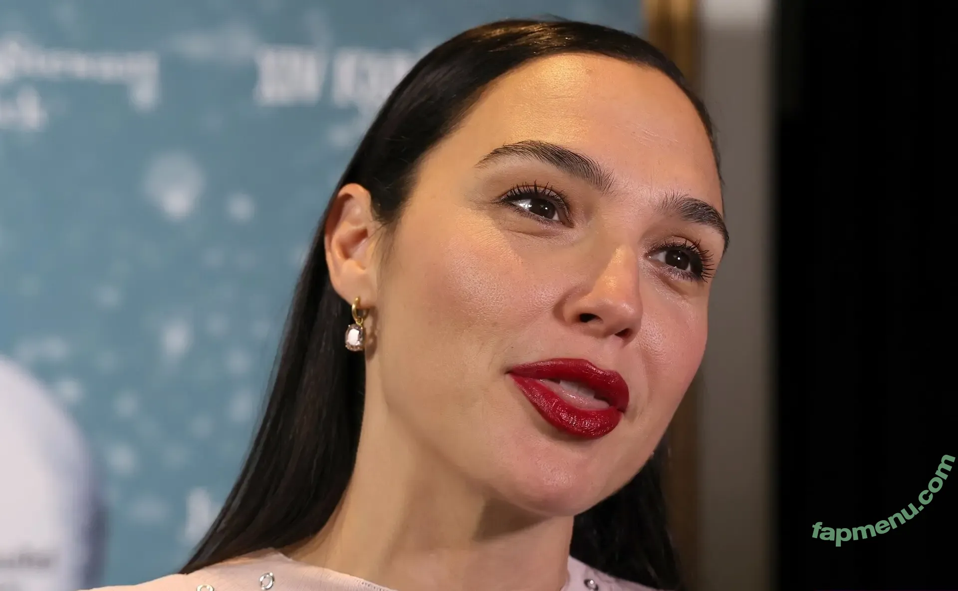 gal_gadot nude photo #3317 (Gal Gadot / inked_hriss)