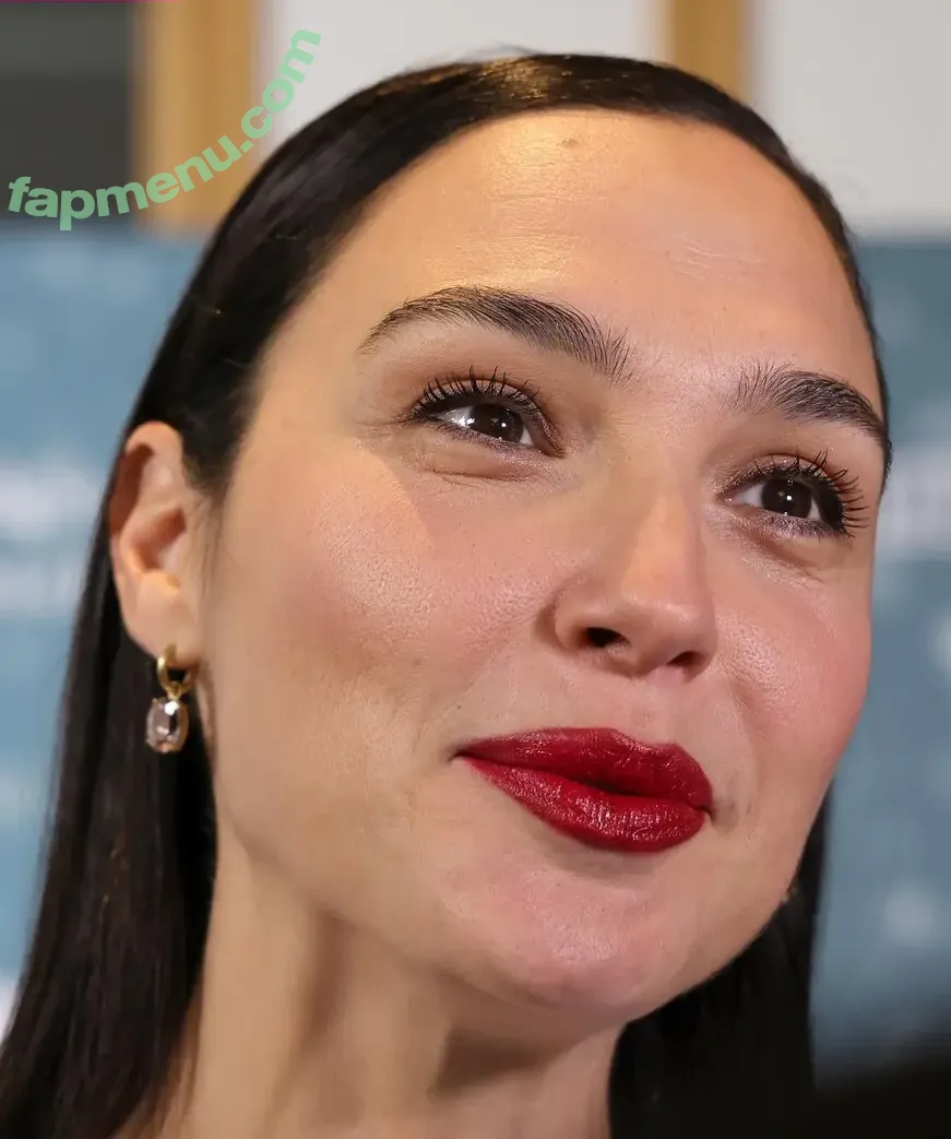 gal_gadot nude photo #3320 (Gal Gadot / inked_hriss)