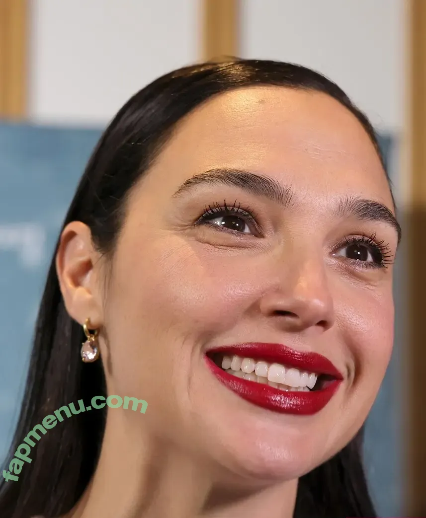 gal_gadot nude photo #3323 (Gal Gadot / inked_hriss)