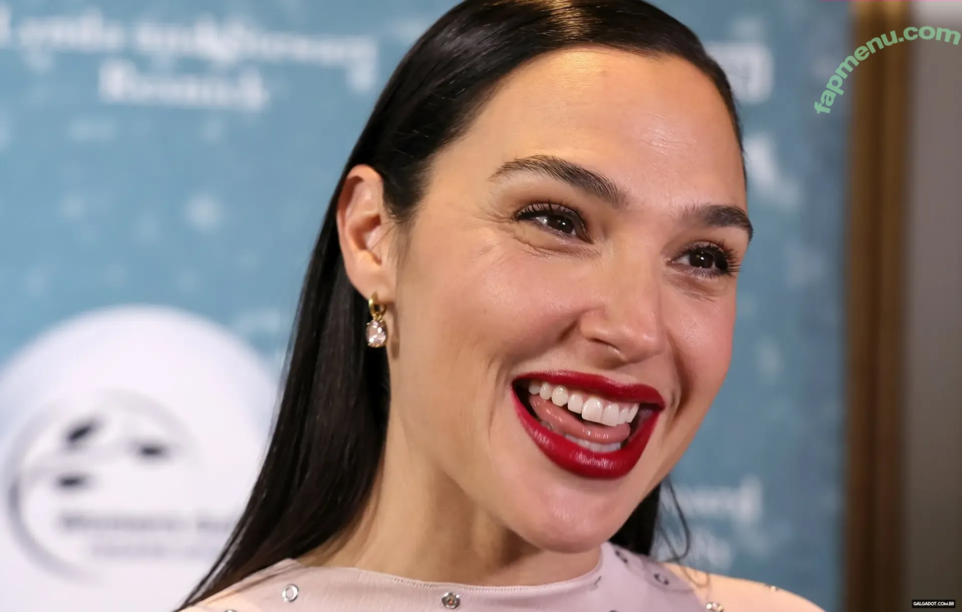 gal_gadot nude photo #3330 (Gal Gadot / inked_hriss)