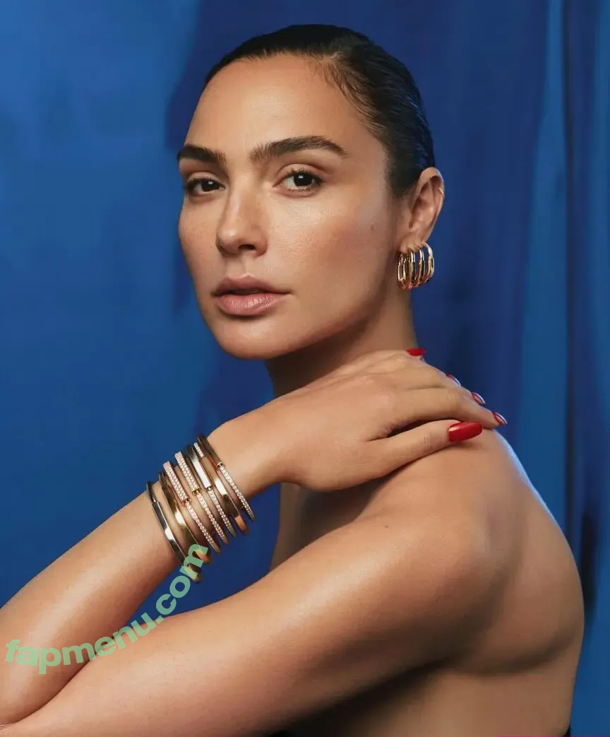 gal_gadot nude photo #3335 (Gal Gadot / inked_hriss)